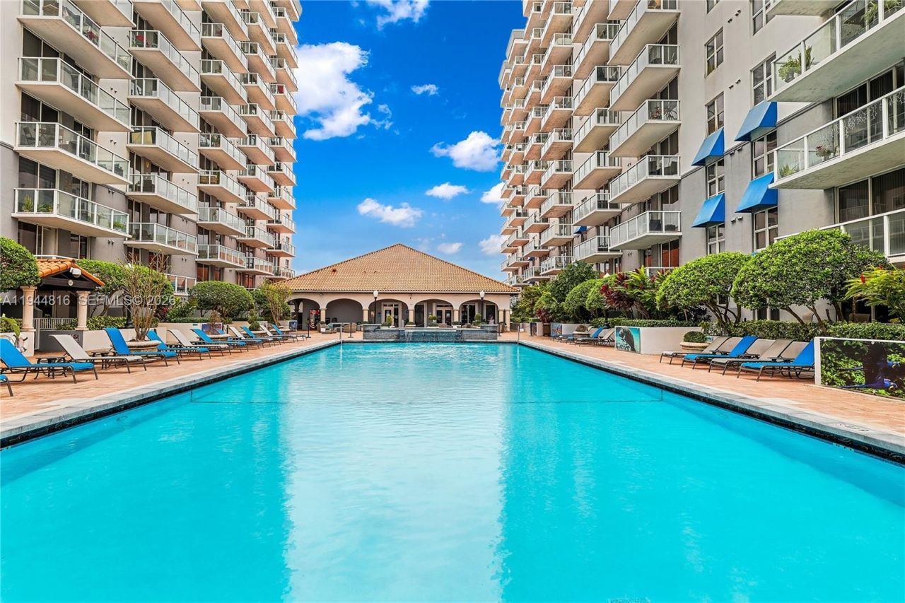 5091 NW 7th St, Unit 115, Miami, FL 33126 Photo