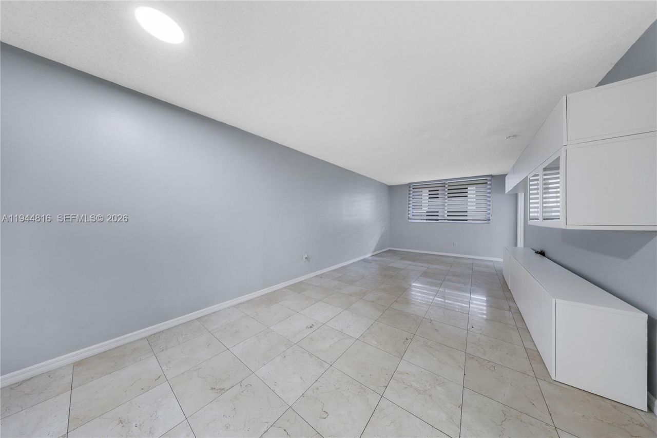 5091 NW 7th St, Unit 115, Miami, FL 33126 Photo