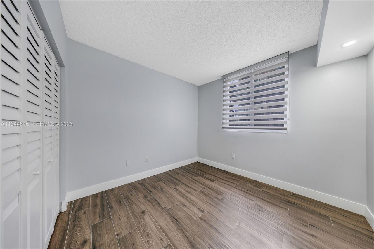 5091 NW 7th St, Unit 115, Miami, FL 33126 Photo