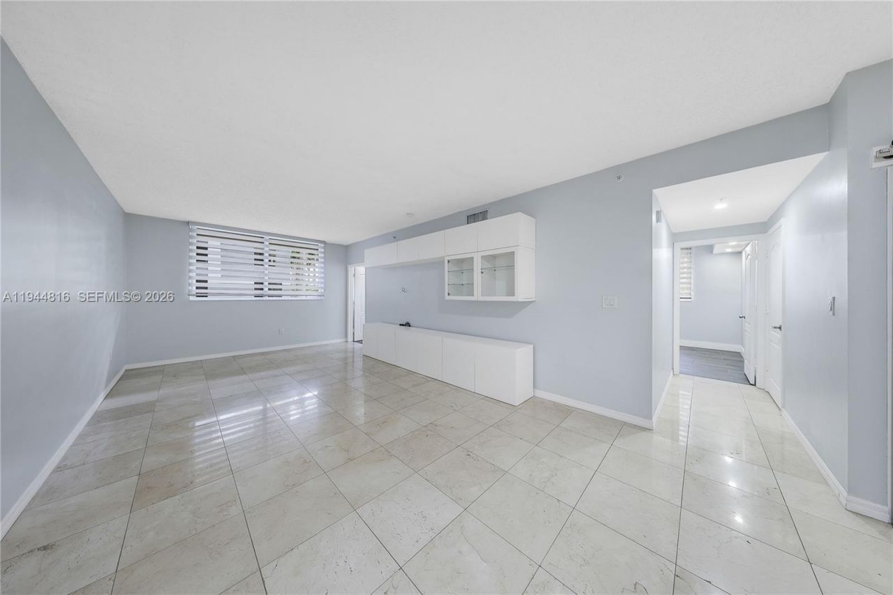 5091 NW 7th St, Unit 115, Miami, FL 33126 Photo