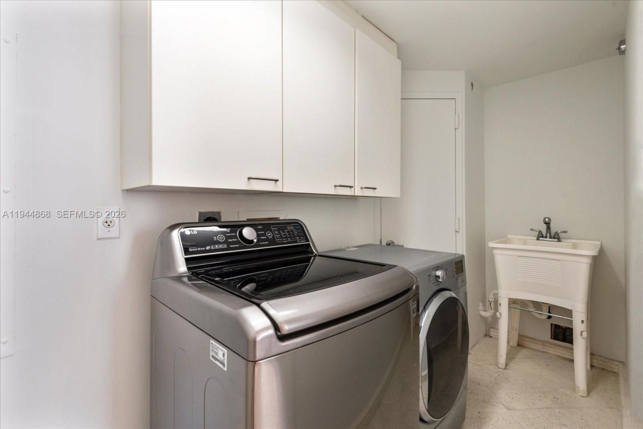 791 Crandon Blvd, Unit 1501, Key Biscayne, FL 33149 Photo