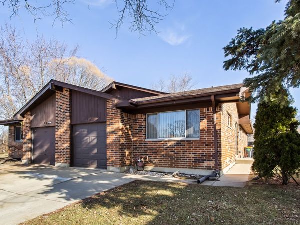 134 Virginia Court, Streamwood, IL 60107