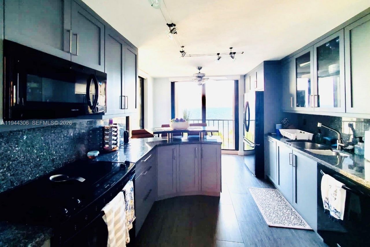 1905 N Ocean Blvd, Unit 8E, Fort Lauderdale, FL 33305 Photo