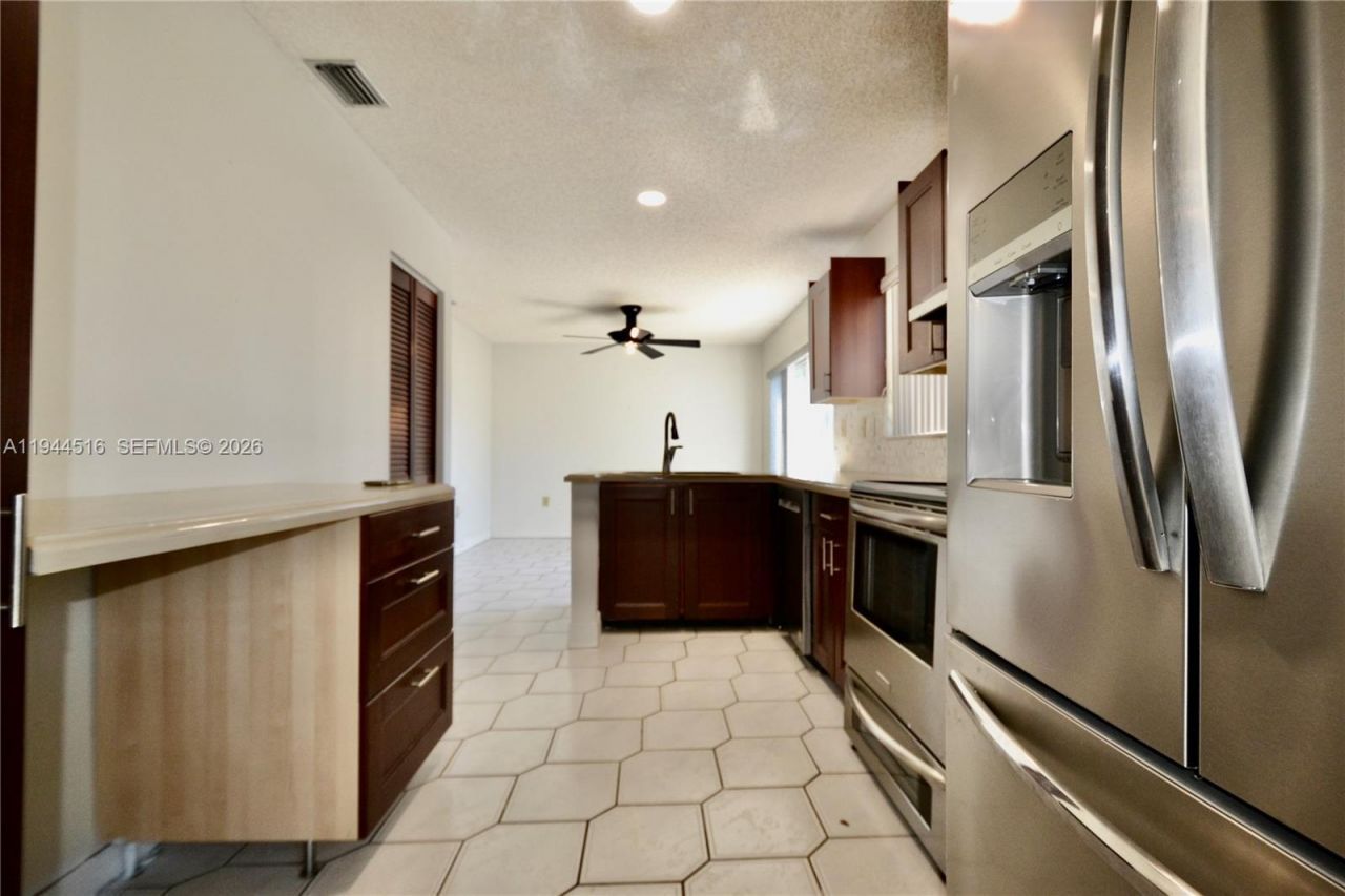 9861 SW 222nd Ter, Cutler Bay, FL 33190 Photo