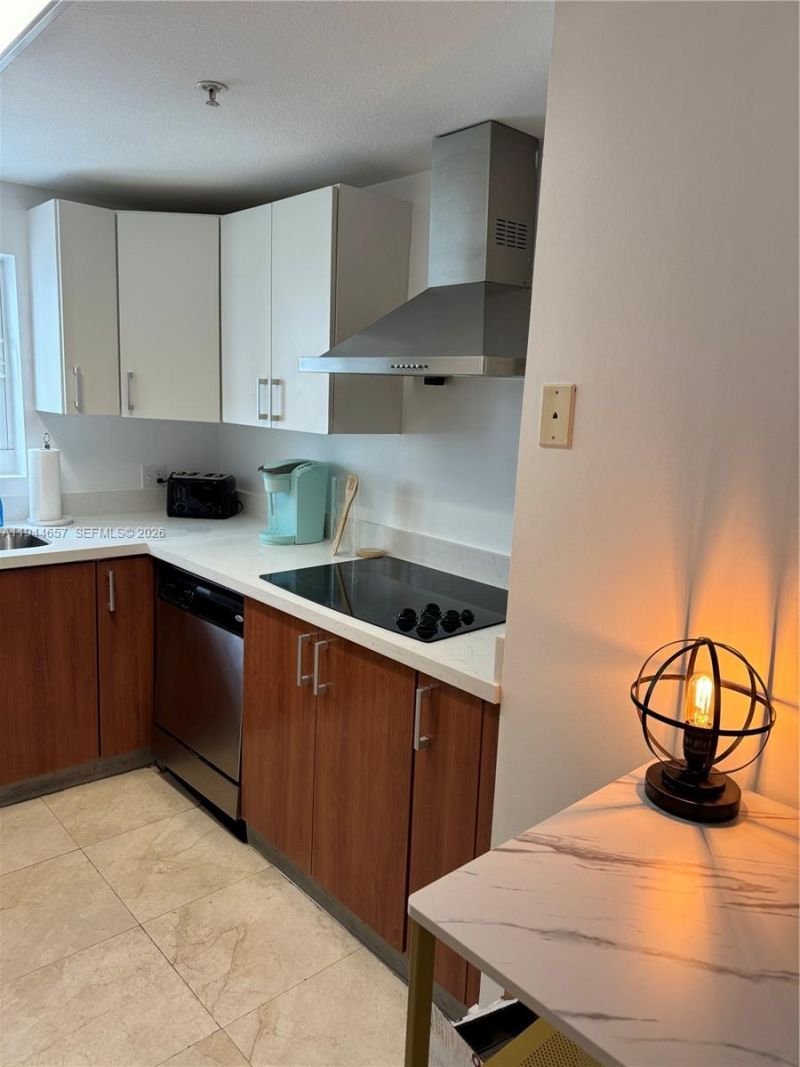 170 SE 14th St , Unit 2405, Miami, FL 33131 Photo