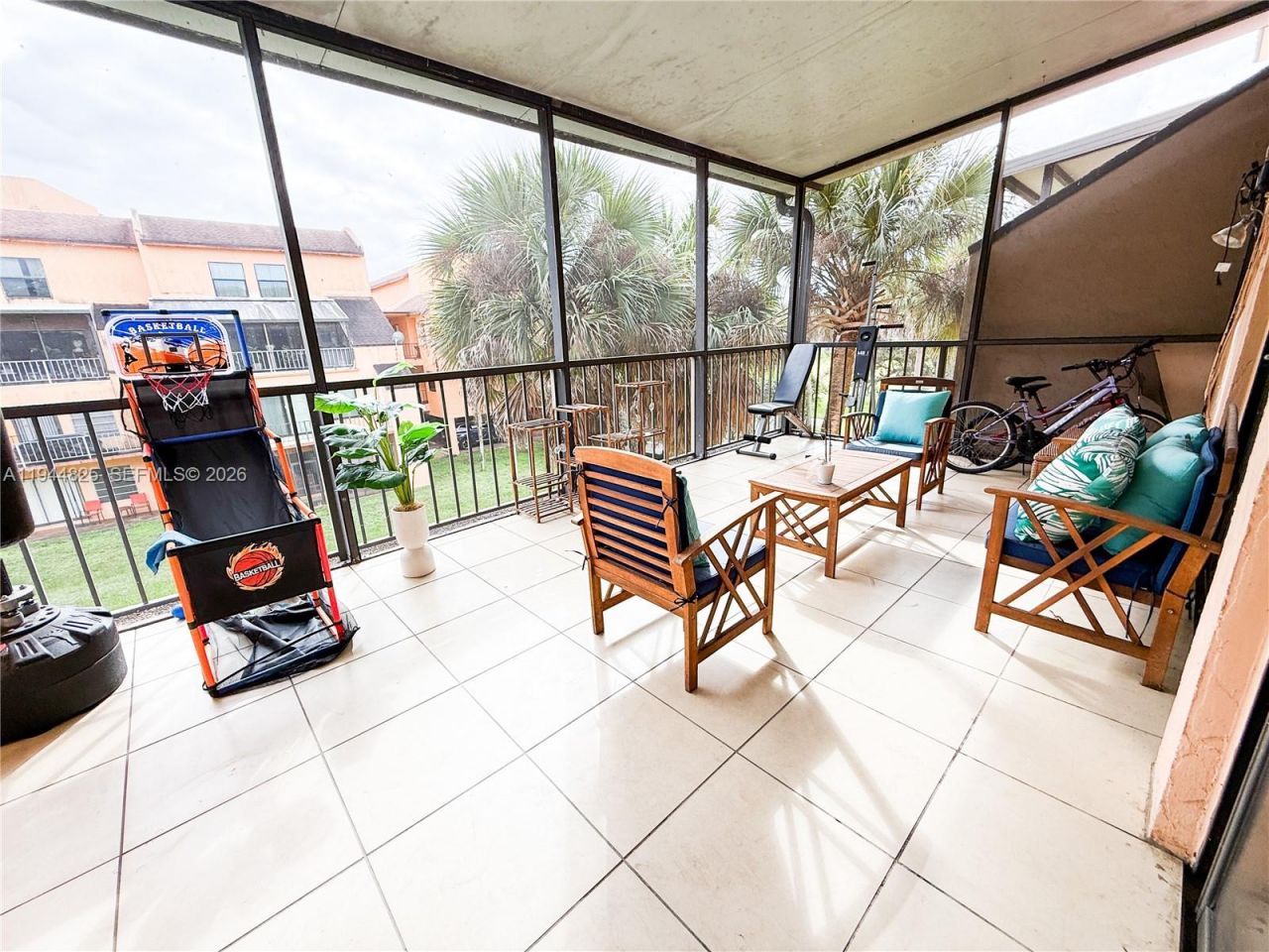 450 Commodore Dr, Unit 306, Plantation, FL 33325 Photo