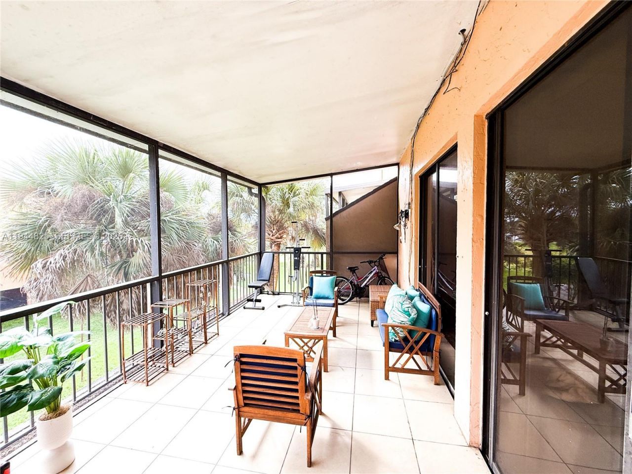 450 Commodore Dr, Unit 306, Plantation, FL 33325 Photo