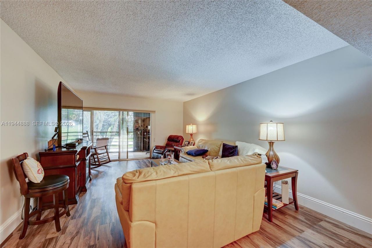 23344 Carolwood Ln, Unit 303, Boca Raton, FL 33428 Photo