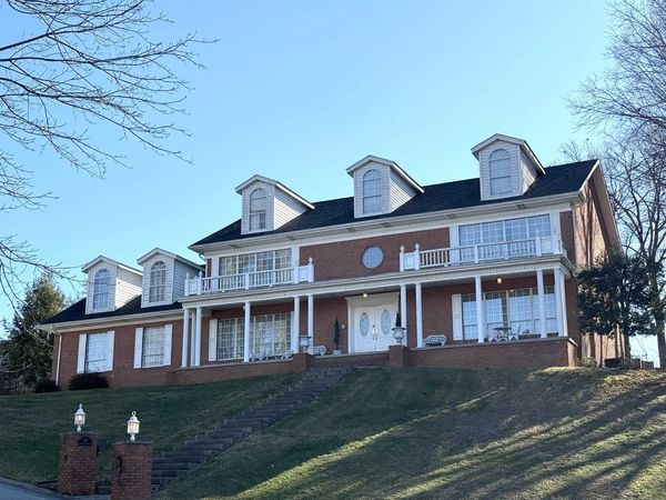 165 Stamford Drive, Huntington, WV 25705