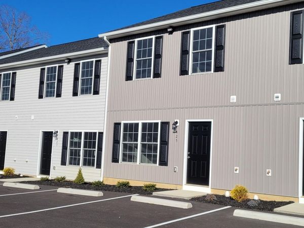 425 N Washington AVE , Unit 4, Pulaski, VA 24301