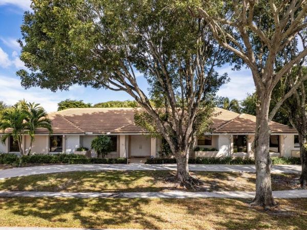 2812 Embassy Drive, West Palm Beach, FL 33401