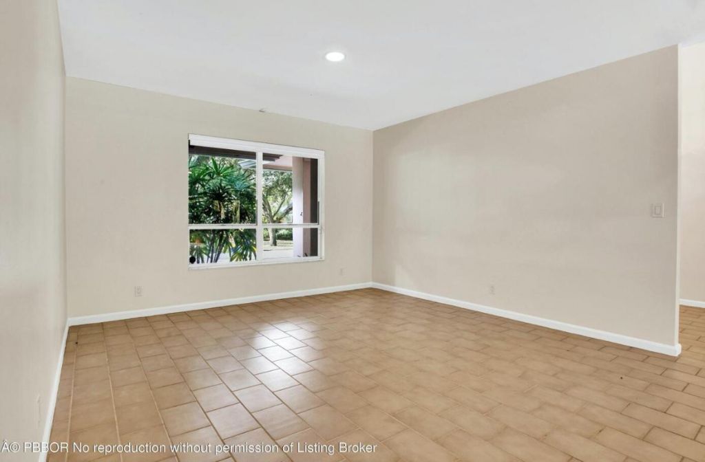 2812 Embassy Drive, West Palm Beach, FL 33401 Photo