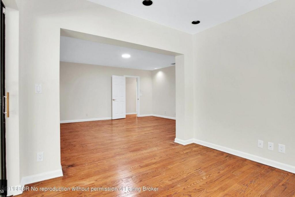 2812 Embassy Drive, West Palm Beach, FL 33401 Photo