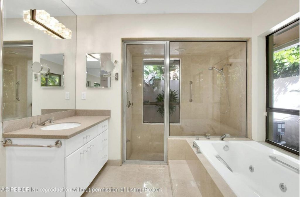 2812 Embassy Drive, West Palm Beach, FL 33401 Photo