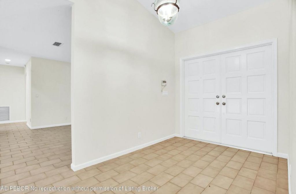 2812 Embassy Drive, West Palm Beach, FL 33401 Photo