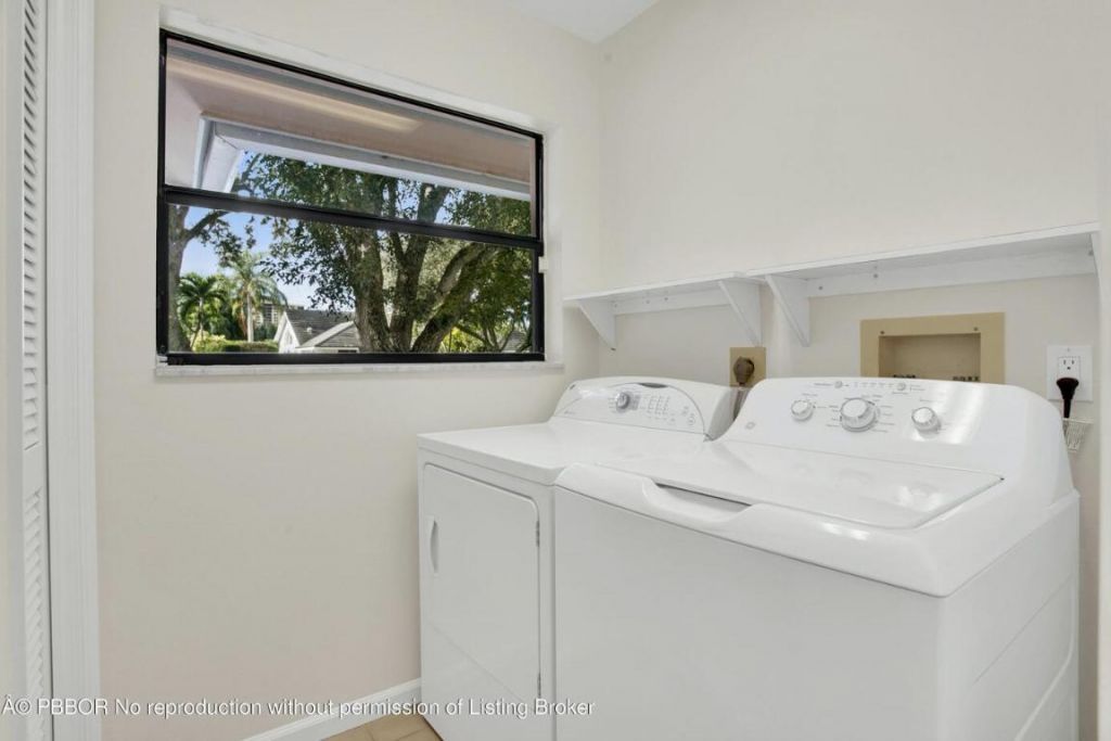 2812 Embassy Drive, West Palm Beach, FL 33401 Photo