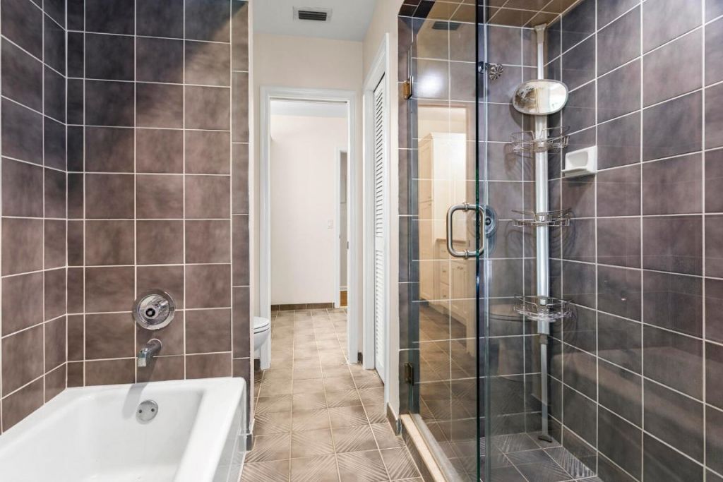 2812 Embassy Drive, West Palm Beach, FL 33401 Photo