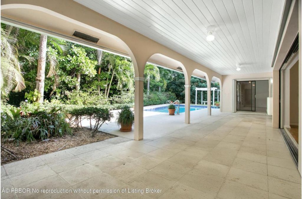 2812 Embassy Drive, West Palm Beach, FL 33401 Photo