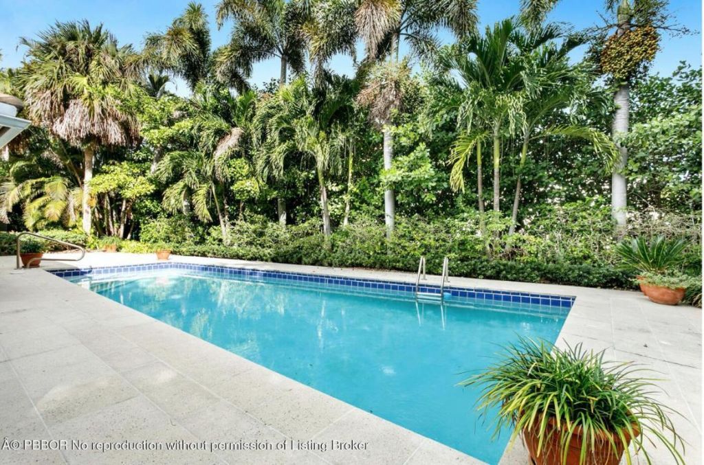 2812 Embassy Drive, West Palm Beach, FL 33401 Photo