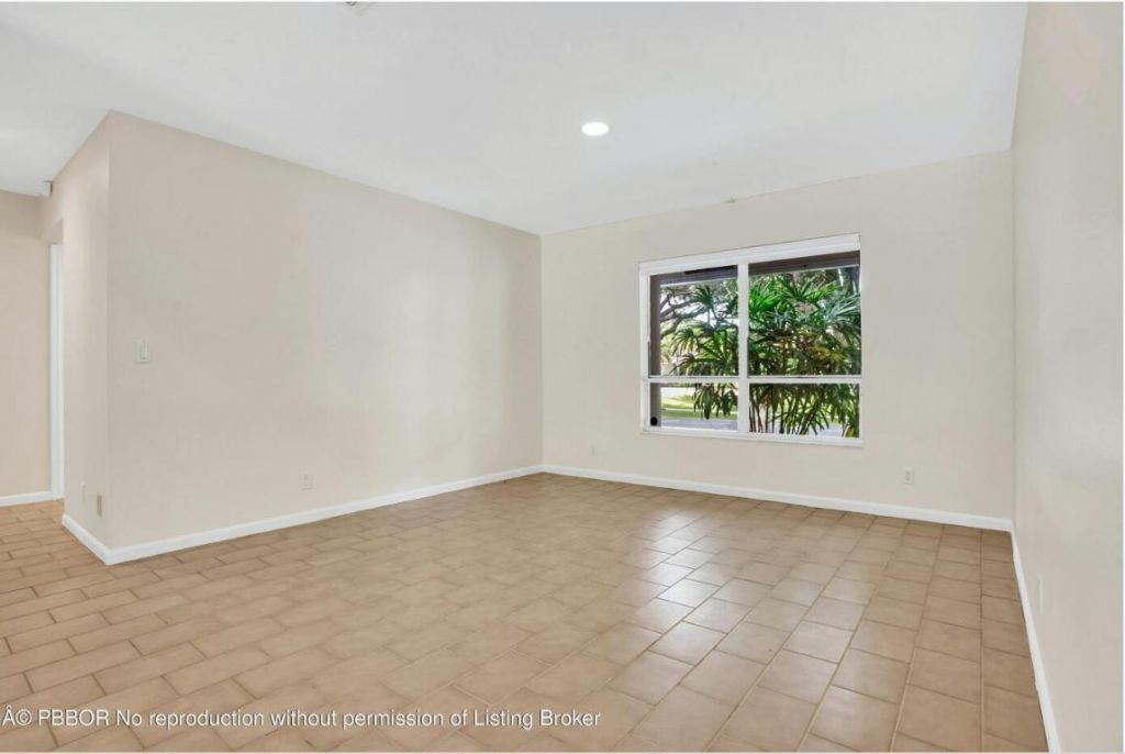 2812 Embassy Drive, West Palm Beach, FL 33401 Photo