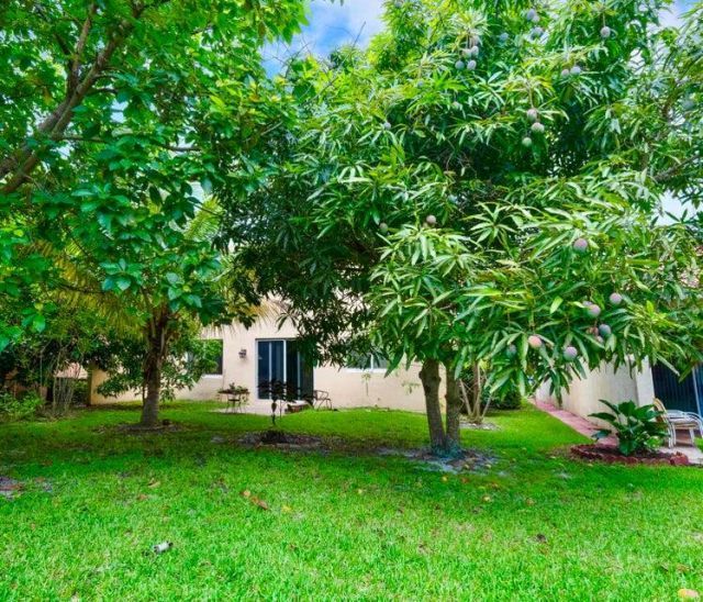 846 Gazetta Way, West Palm Beach, FL 33413 Photo