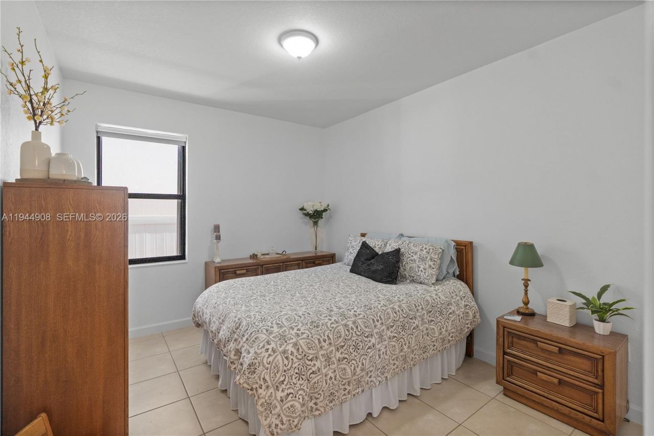 3573 W 93rd Pl, Hialeah, FL 33018 Photo