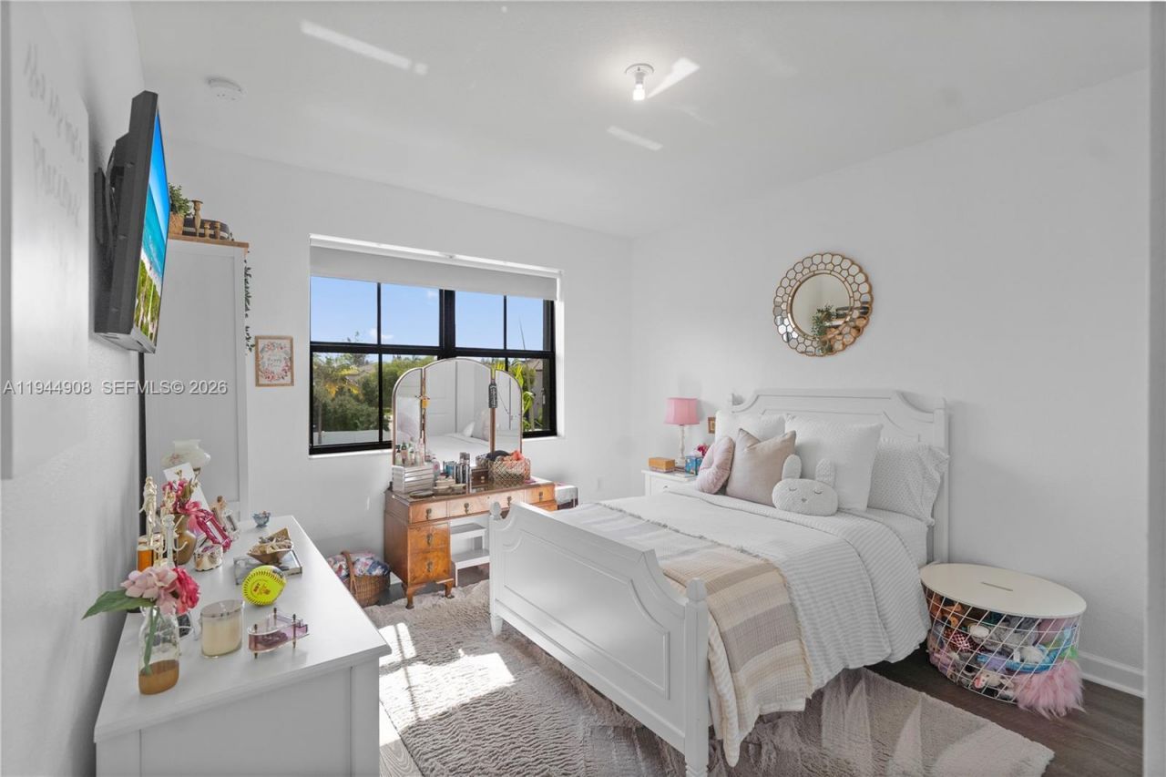 3573 W 93rd Pl, Hialeah, FL 33018 Photo