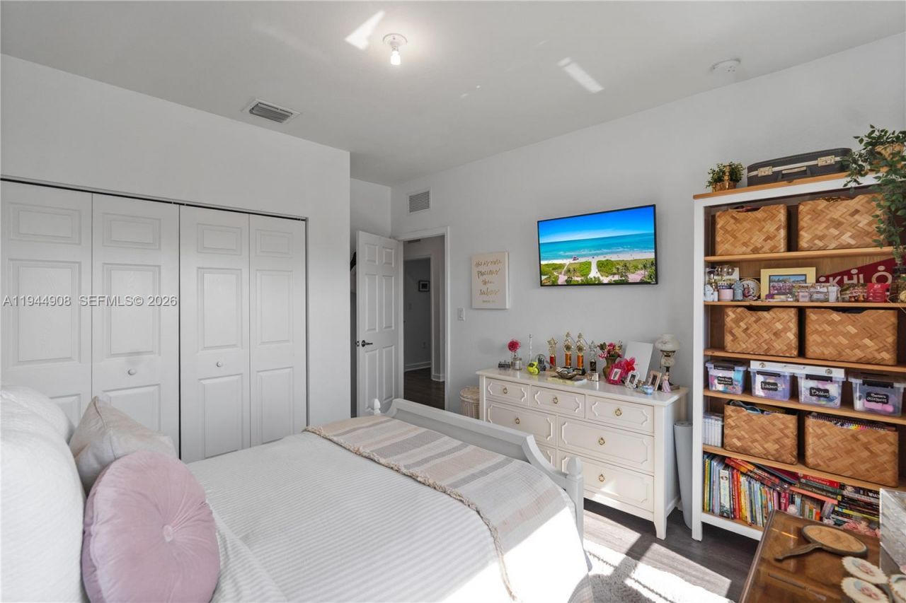 3573 W 93rd Pl, Hialeah, FL 33018 Photo