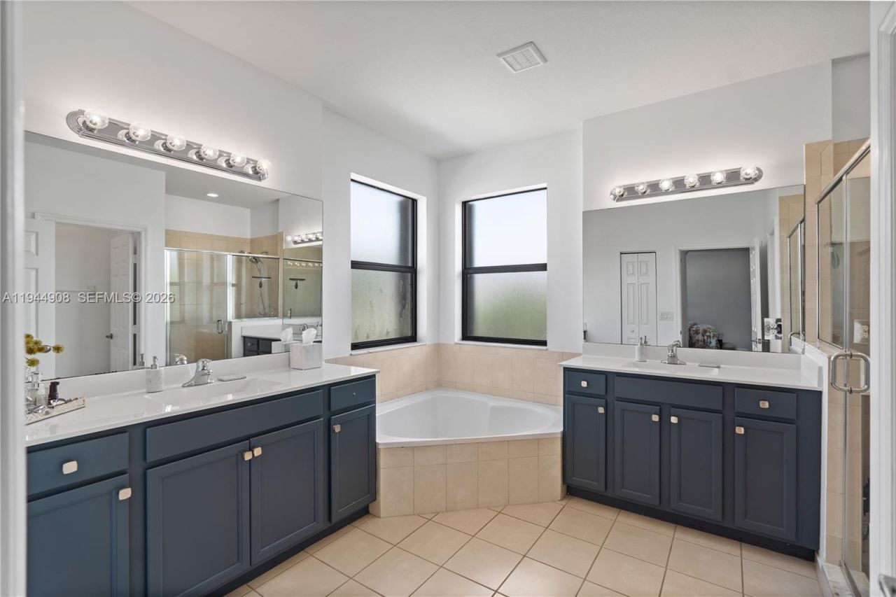 3573 W 93rd Pl, Hialeah, FL 33018 Photo