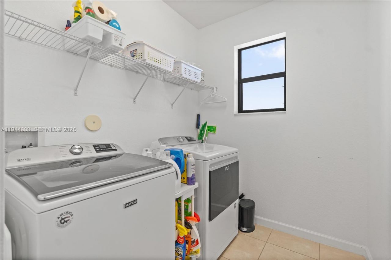 3573 W 93rd Pl, Hialeah, FL 33018 Photo