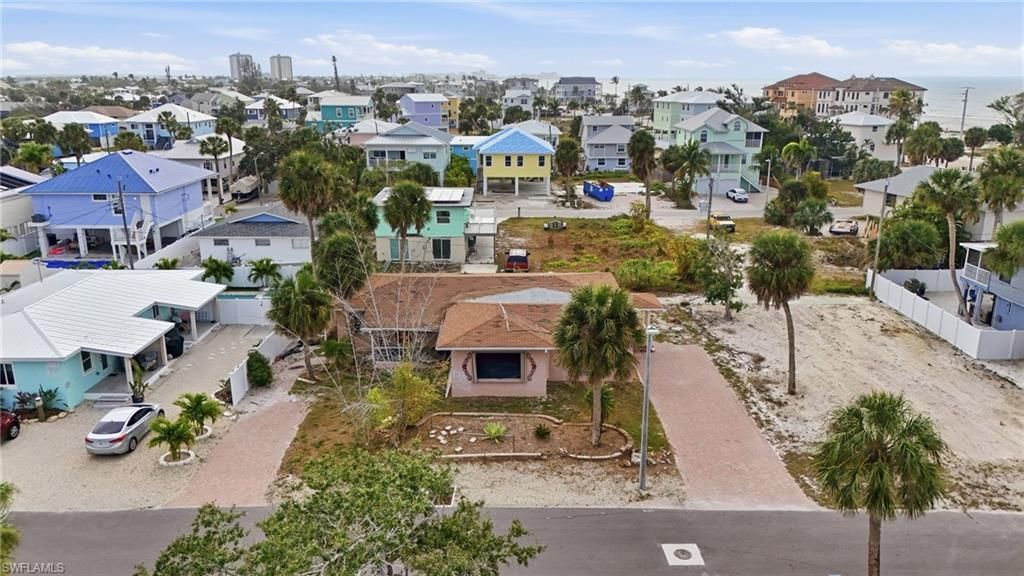 136 Madison Ct, Fort Myers Beach, FL 33931 Photo