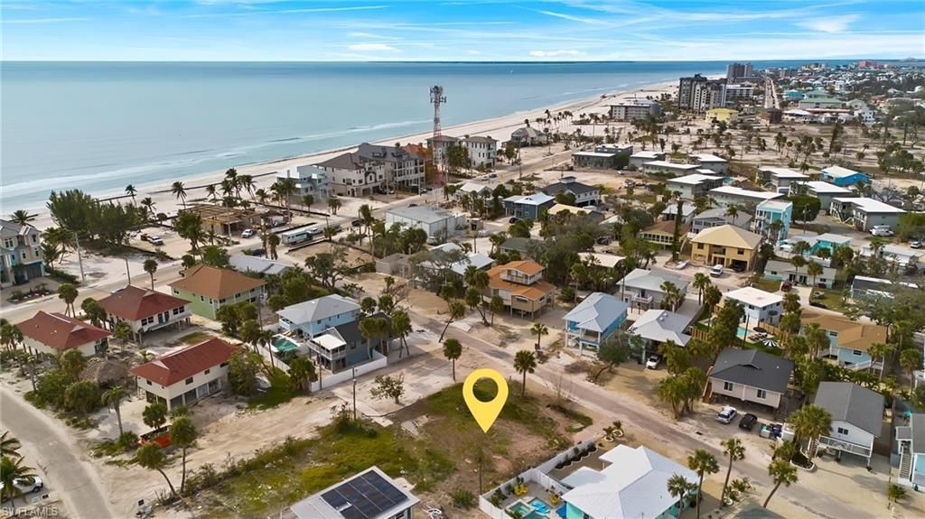 136 Madison Ct, Fort Myers Beach, FL 33931 Photo