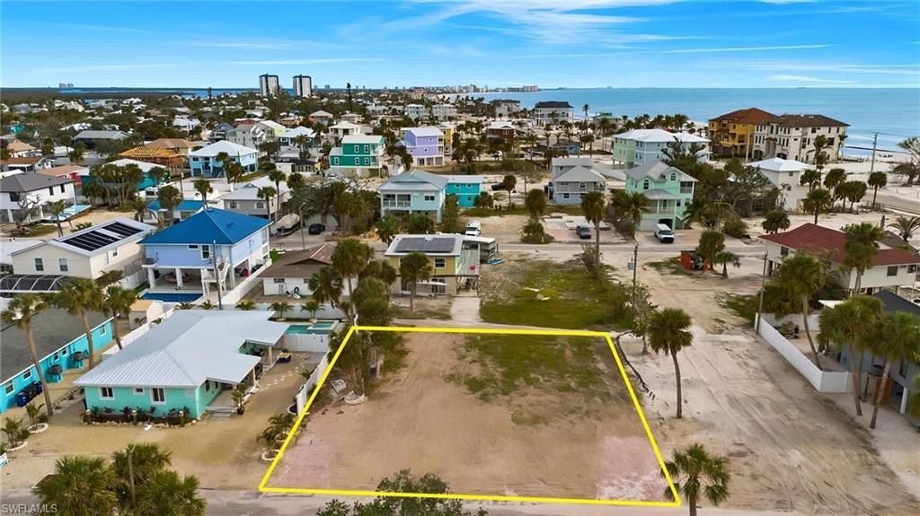 136 Madison Ct, Fort Myers Beach, FL 33931 Photo
