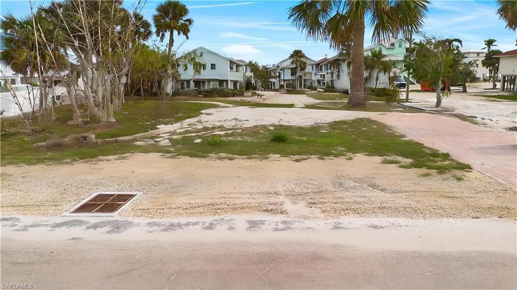 136 Madison Ct, Fort Myers Beach, FL 33931 Photo
