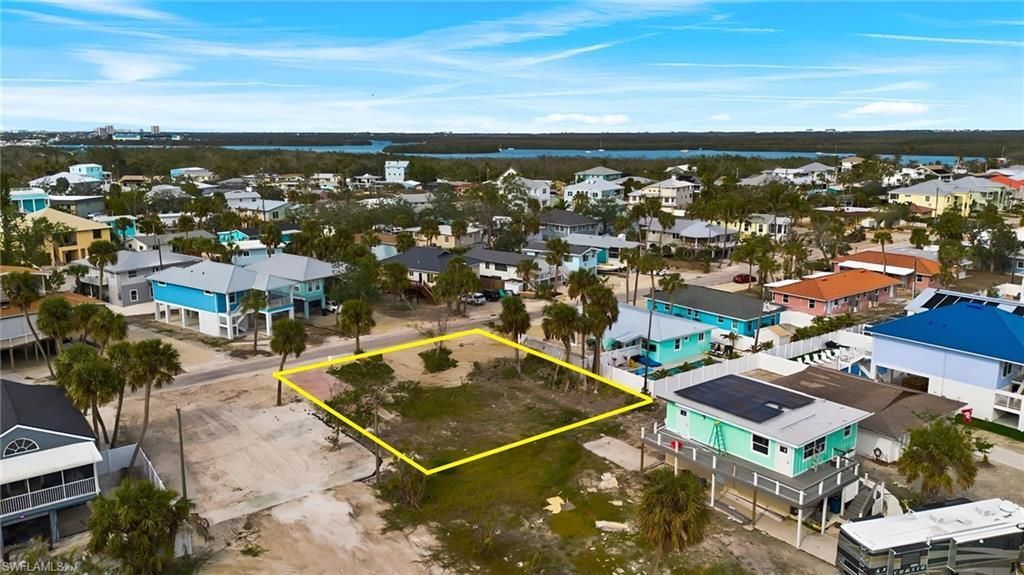 136 Madison Ct, Fort Myers Beach, FL 33931 Photo