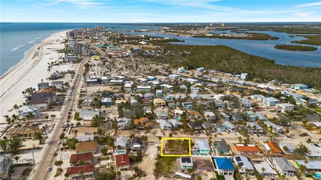 136 Madison Ct, Fort Myers Beach, FL 33931 Photo