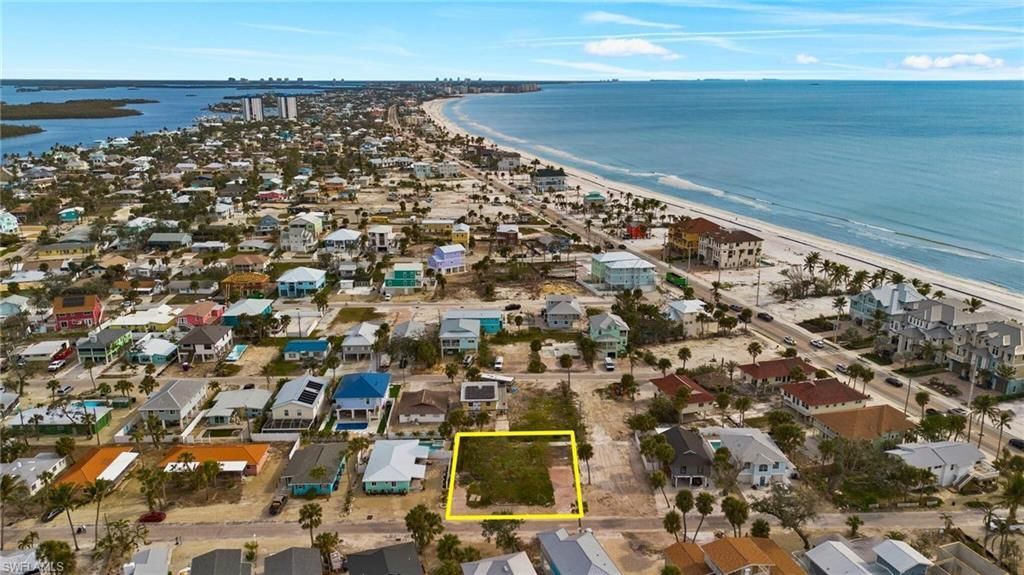 136 Madison Ct, Fort Myers Beach, FL 33931 Photo