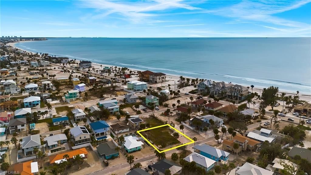 136 Madison Ct, Fort Myers Beach, FL 33931 Photo