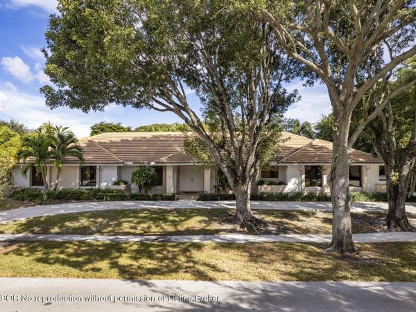 2812 Embassy Drive, West Palm Beach, FL 33401