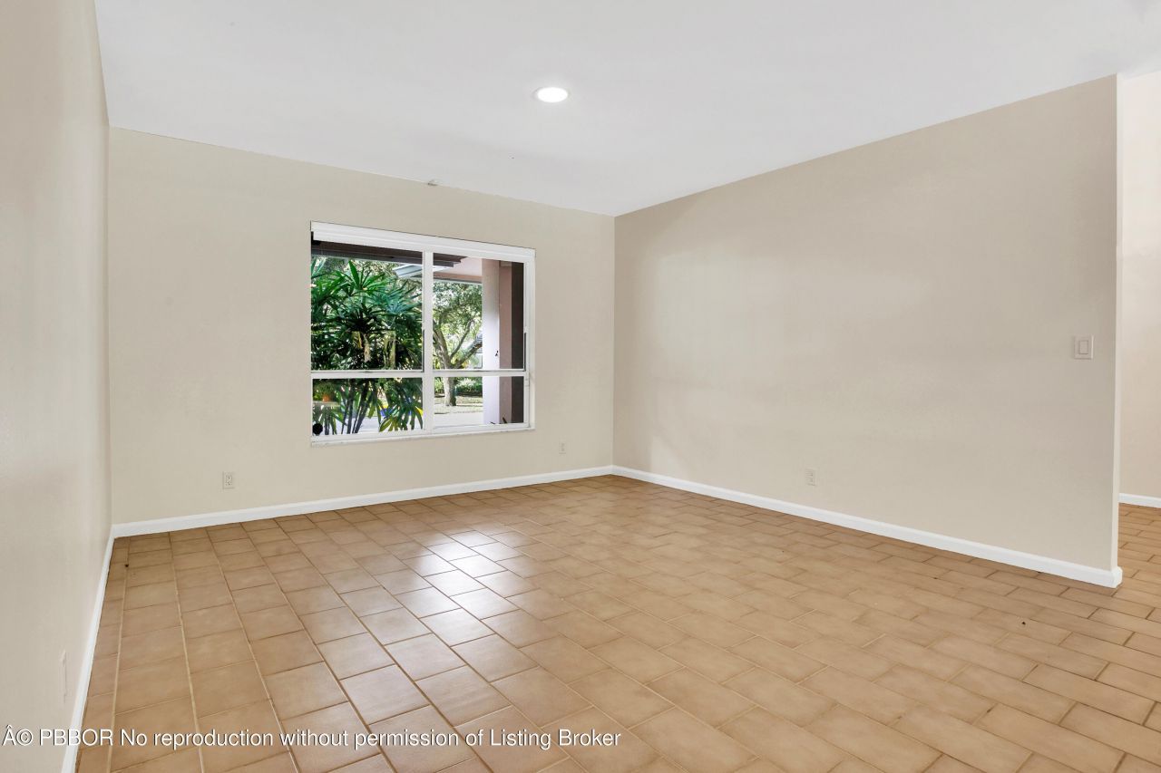 2812 Embassy Drive, West Palm Beach, FL 33401 Photo