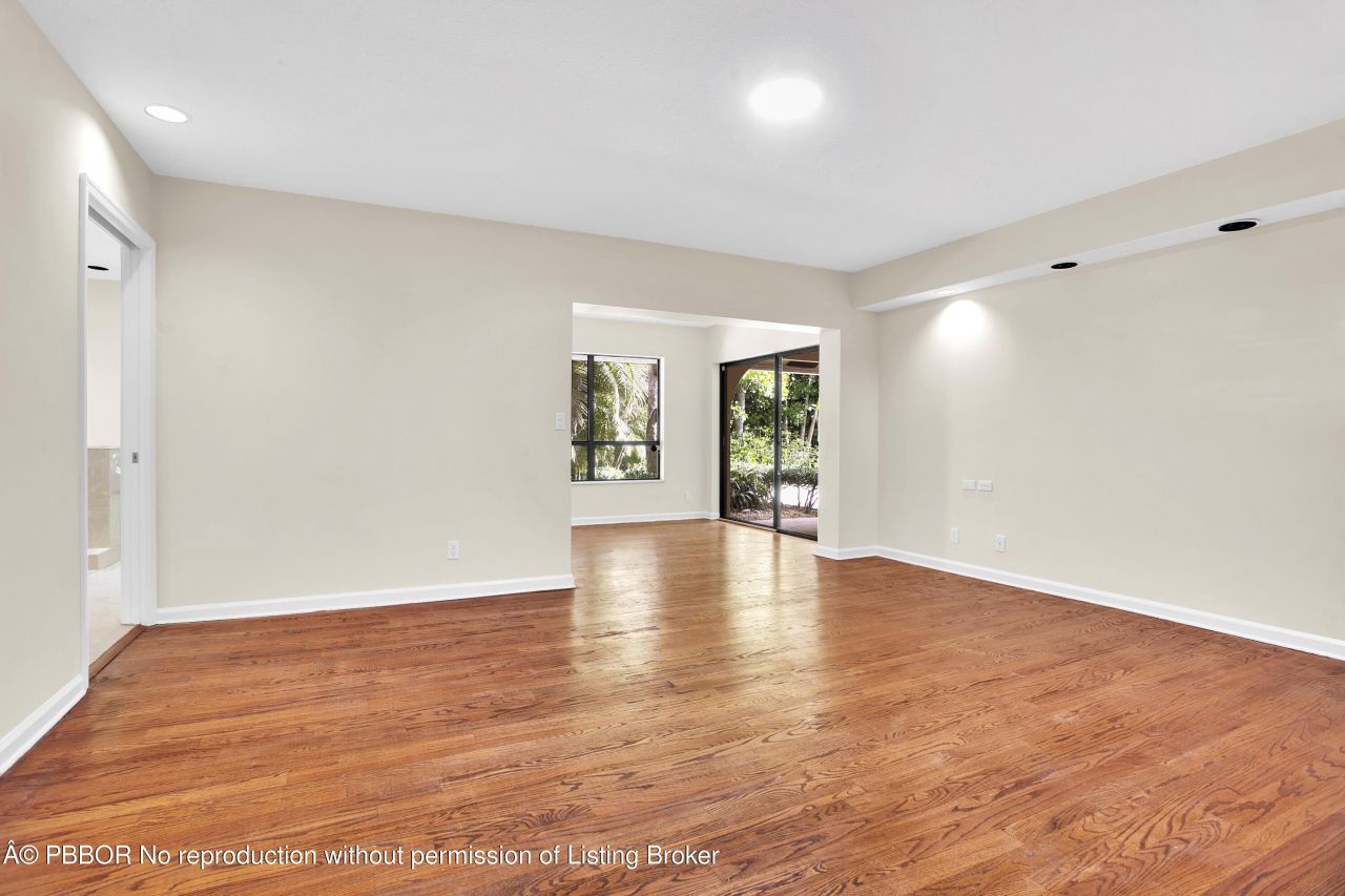 2812 Embassy Drive, West Palm Beach, FL 33401 Photo