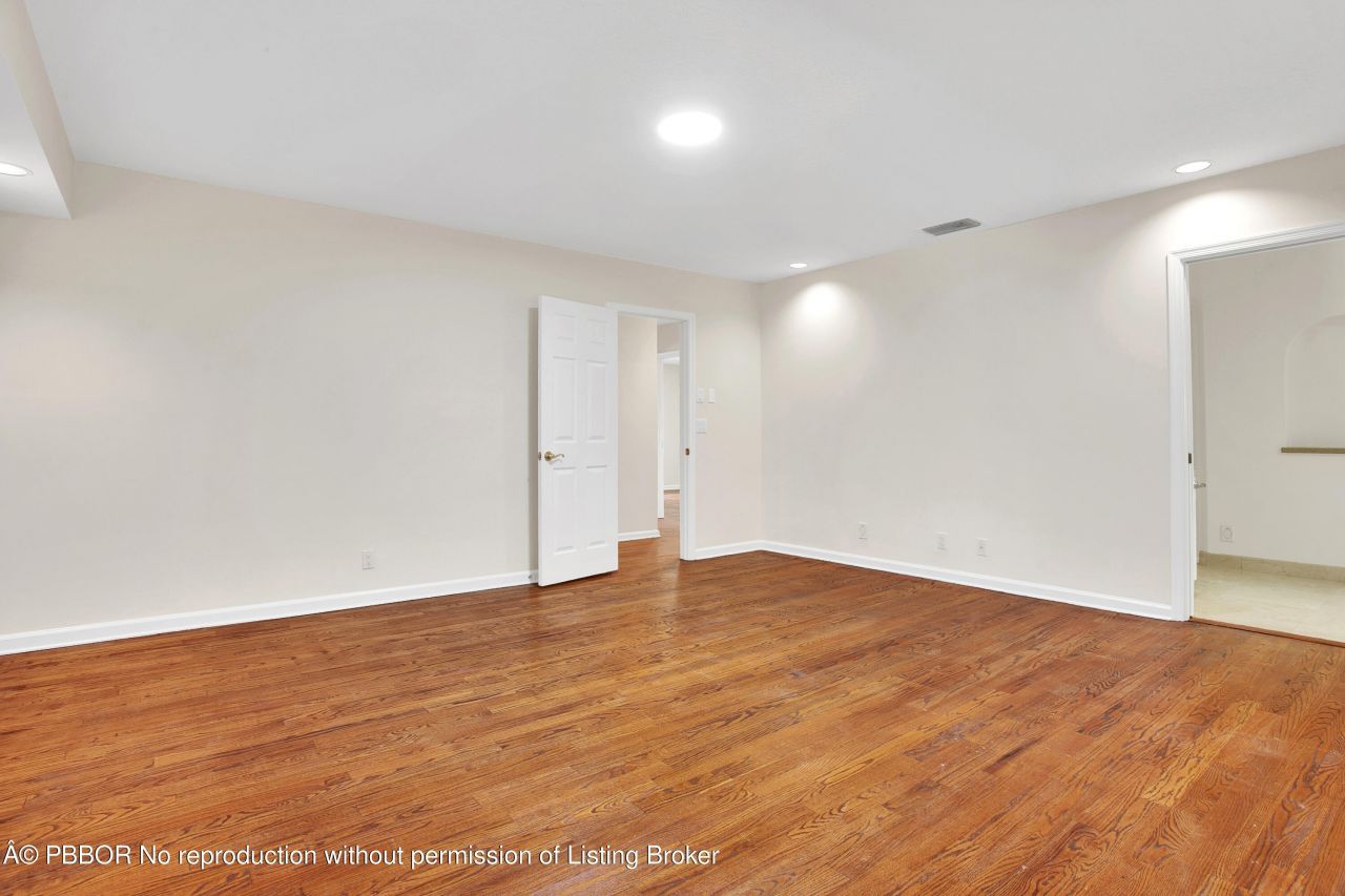 2812 Embassy Drive, West Palm Beach, FL 33401 Photo