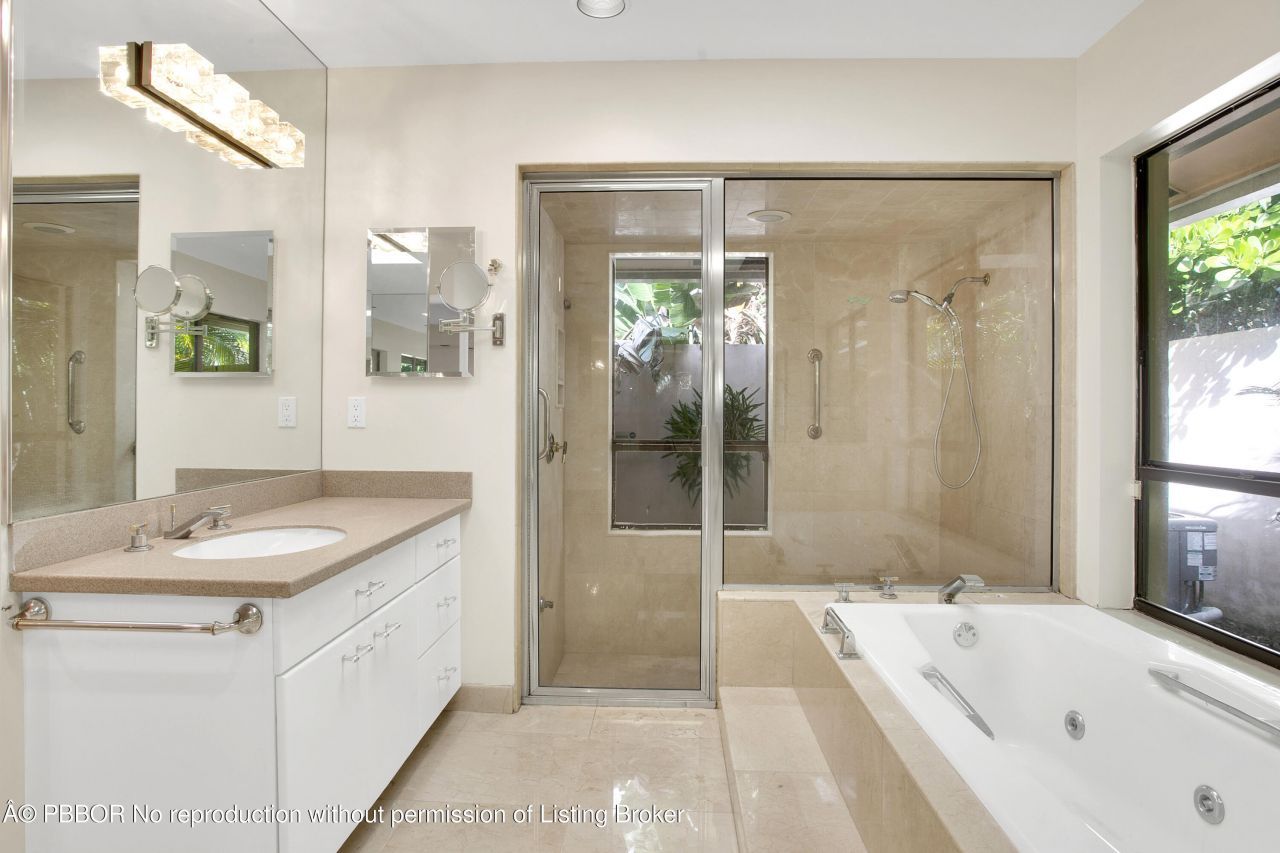 2812 Embassy Drive, West Palm Beach, FL 33401 Photo