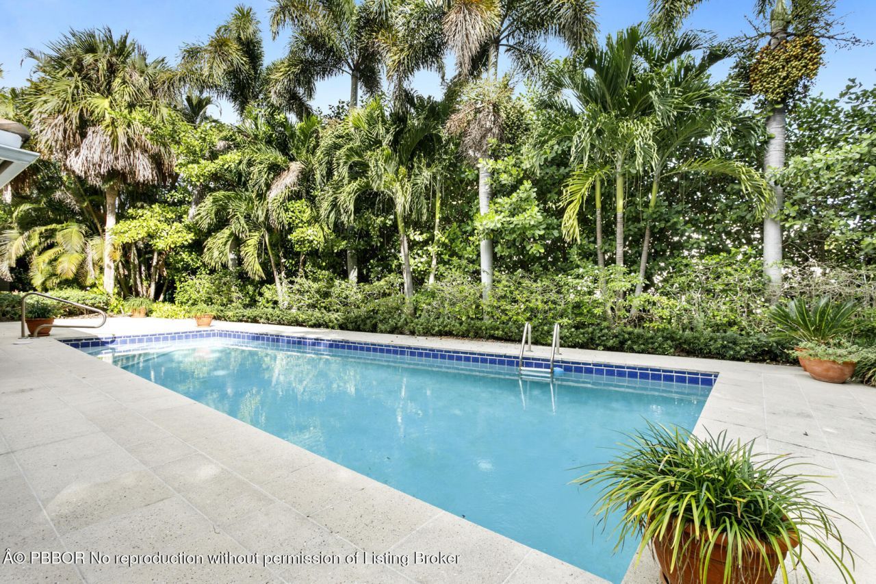 2812 Embassy Drive, West Palm Beach, FL 33401 Photo