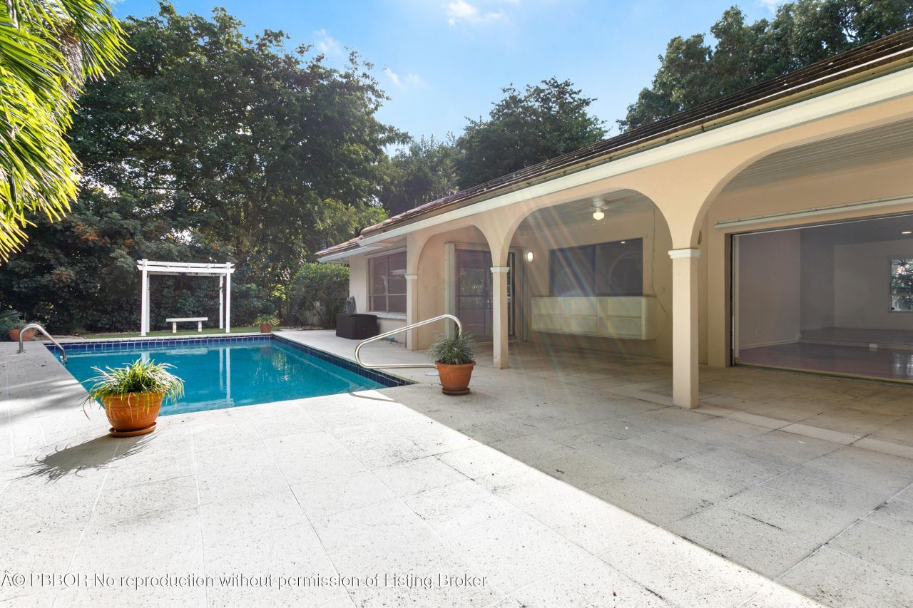 2812 Embassy Drive, West Palm Beach, FL 33401 Photo