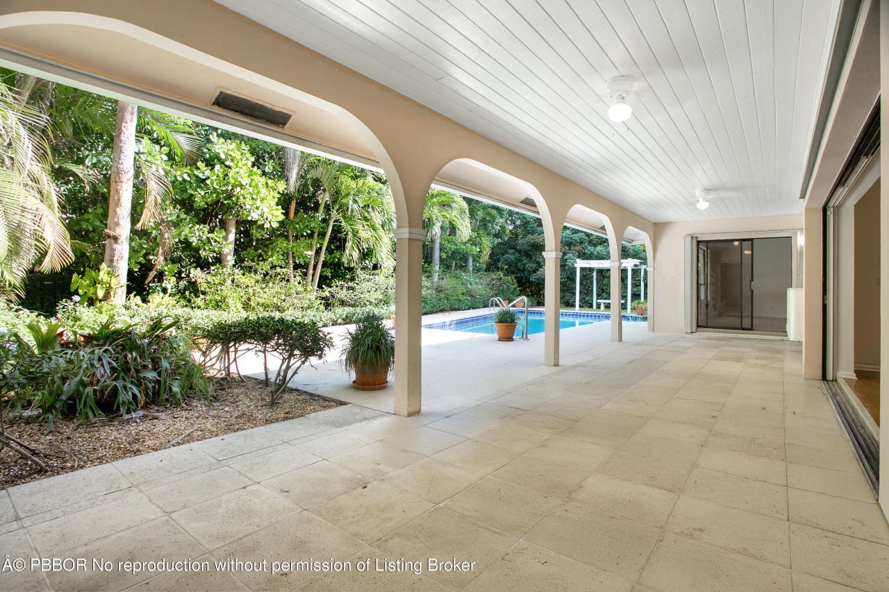 2812 Embassy Drive, West Palm Beach, FL 33401 Photo