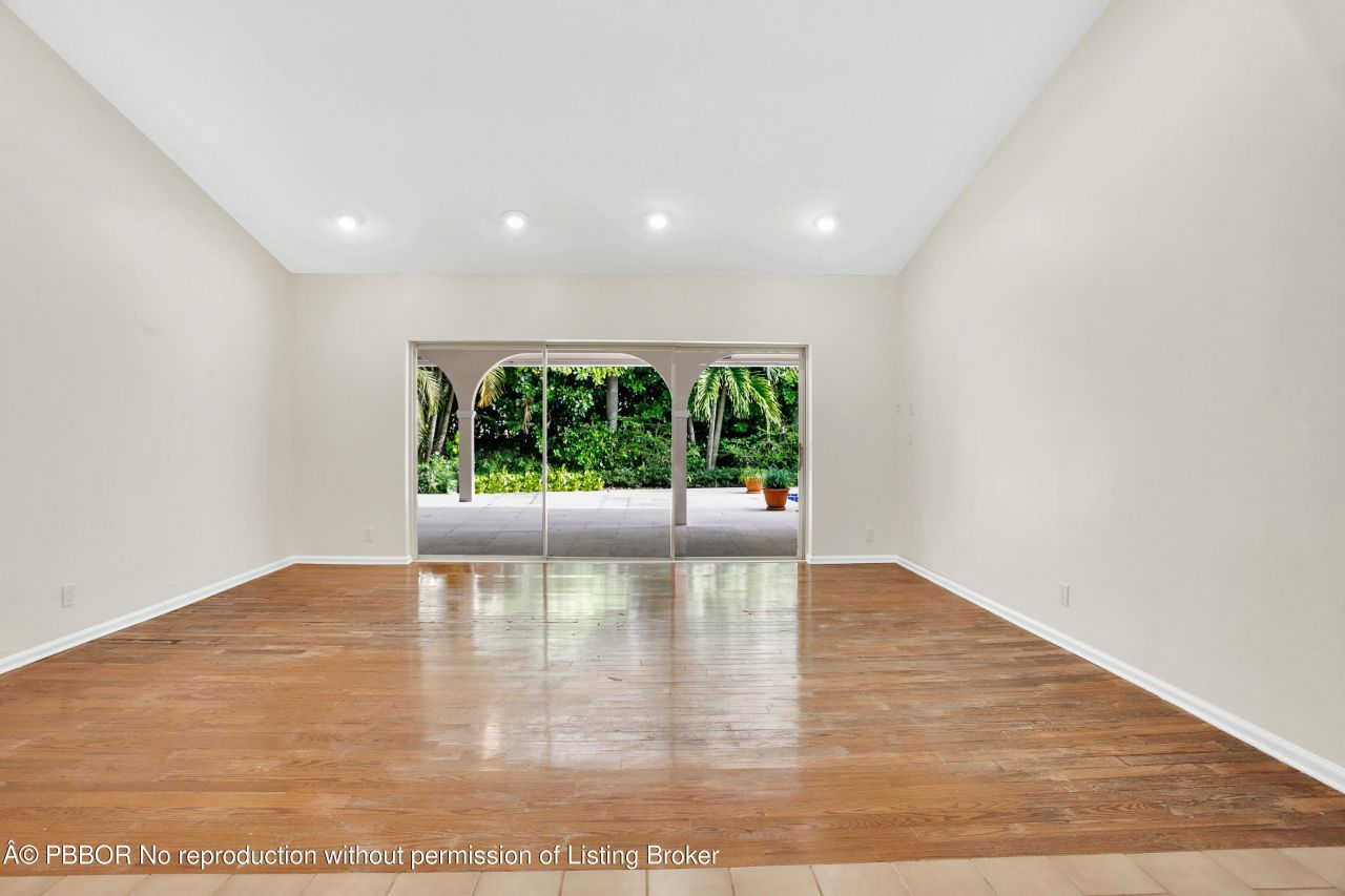 2812 Embassy Drive, West Palm Beach, FL 33401 Photo