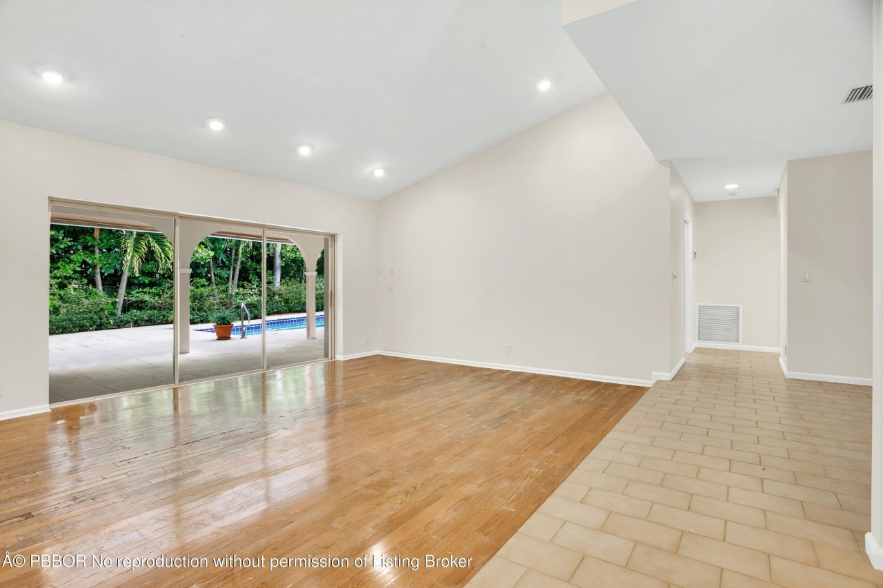 2812 Embassy Drive, West Palm Beach, FL 33401 Photo