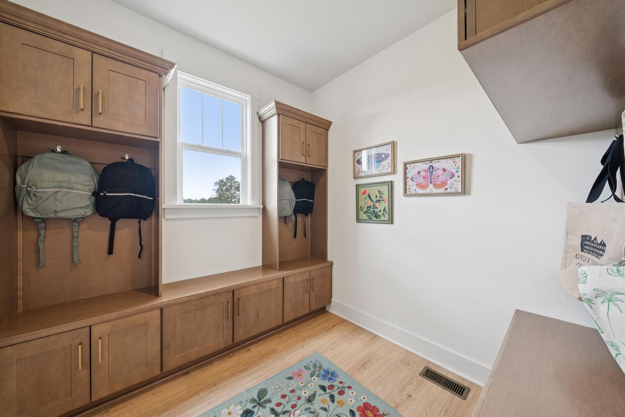 138 Grange Circle Photo 18