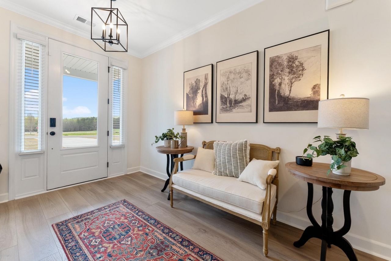 138 Grange Circle Photo 4